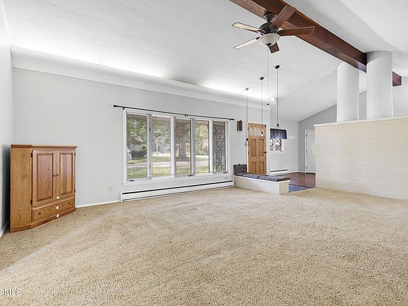 5th image of 101 Maplewood Dr