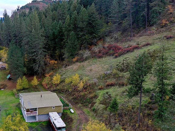 3rd image of 131 Skyline Loop Rd