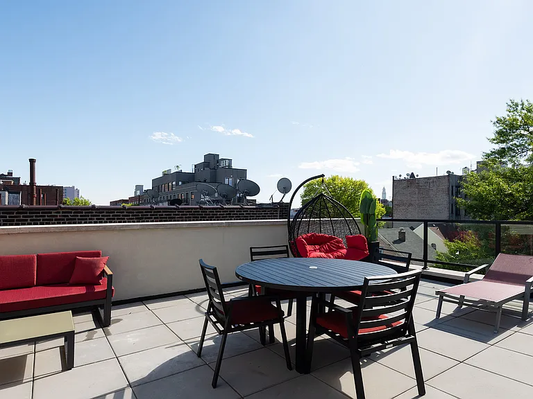 675 E 32nd St #36 — Photo 31