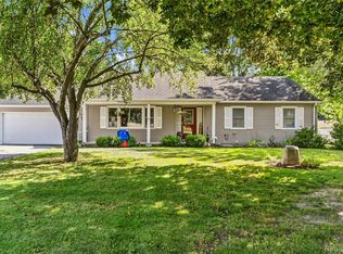 2310 Peppermill Rd, Lapeer, MI 48446