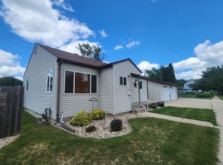819 2nd St SW, Pipestone, MN 56164