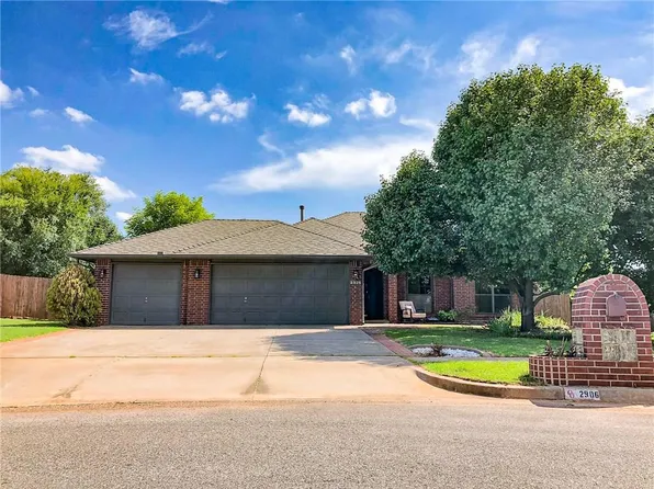 2906 Sandstone Cir, Norman, OK 73071