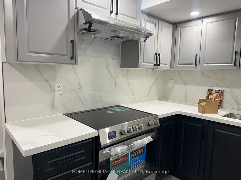 185 Featherstone Rd — Photo 17