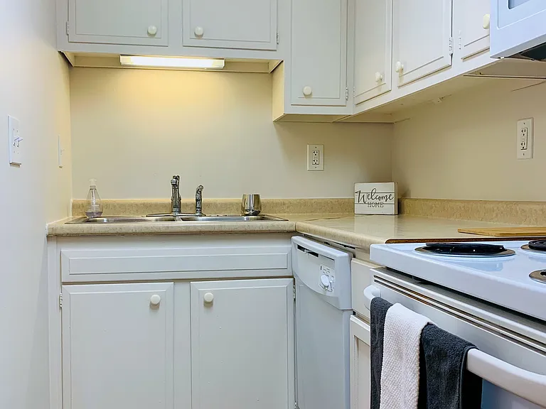 1817 S Nantucket Dr — Photo 1