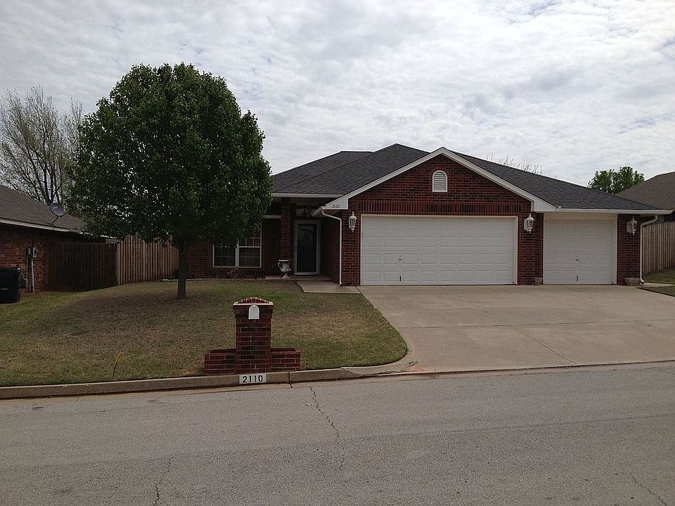 2110 Fairway Drive, Purcell,