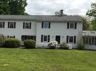 2 Anchor Ct, Latham, NY 12110