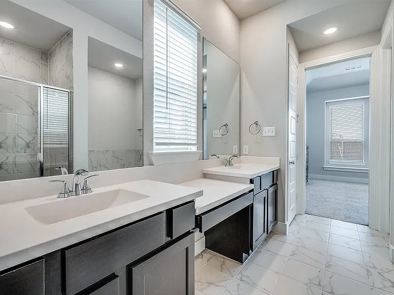 4713 Honeysuckle Ct — Photo 13
