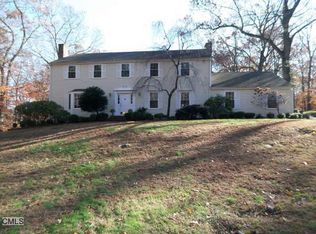 327 Fallow Field Rd, Fairfield, CT 06430