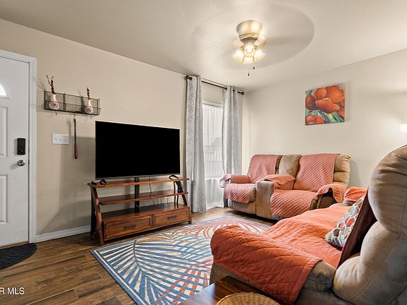 4th image of 7825 Pandora St