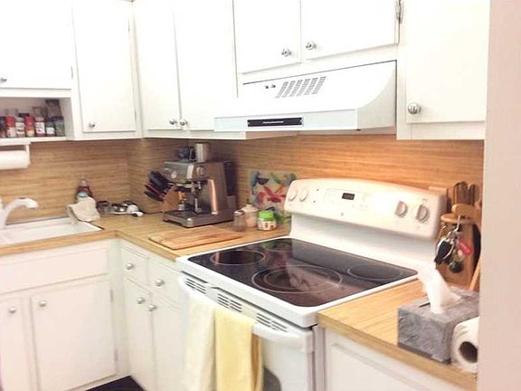 3rd image of 4001 Hillcrest Dr APT 508