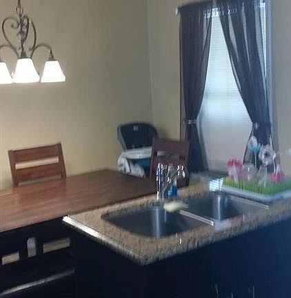 5th image of 2665 Poinsettia Dr