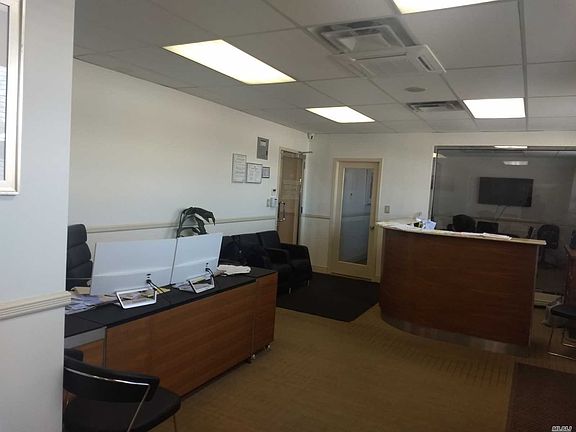 5th image of 185-08 Union Tpke Suite 101