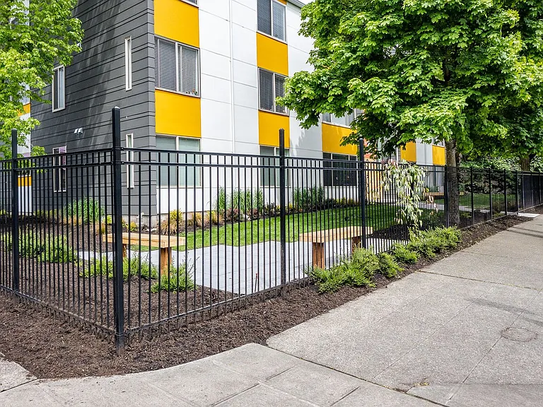 3200 E Union St — Photo 39