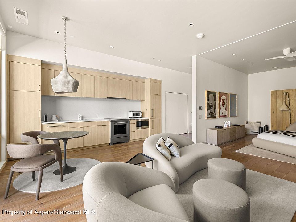 1st image of 101 Willow Rd #202