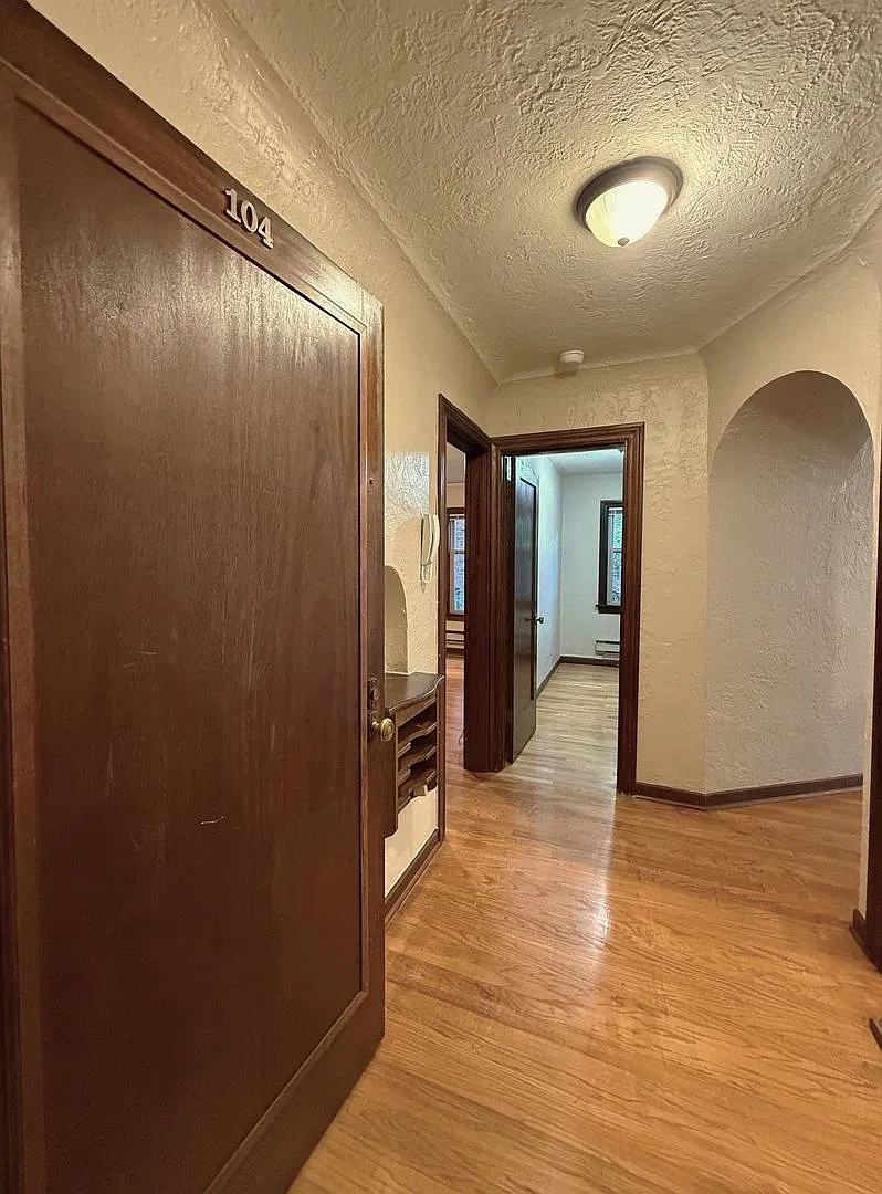 Yale Apartments — Photo 2