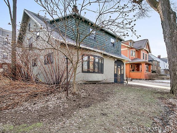 3rd image of 506 Prospect Ave SE