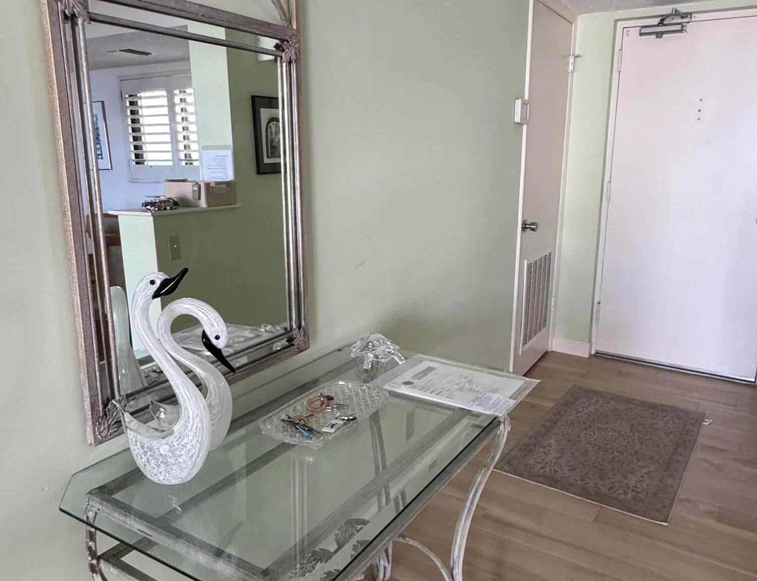 2 bed, 2.0 bath, 1170 sqft, $8,500 — Photo 2