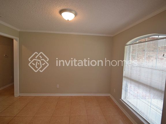 4th image of 1576 Amboy Dr