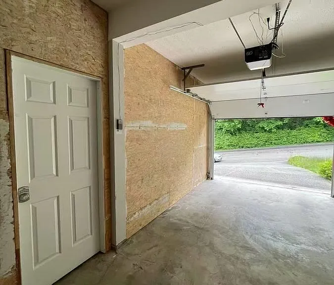 2900 Burton Ct — Photo 18