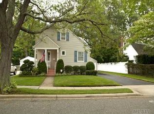 2779 Morton Ave, Oceanside, NY 11572