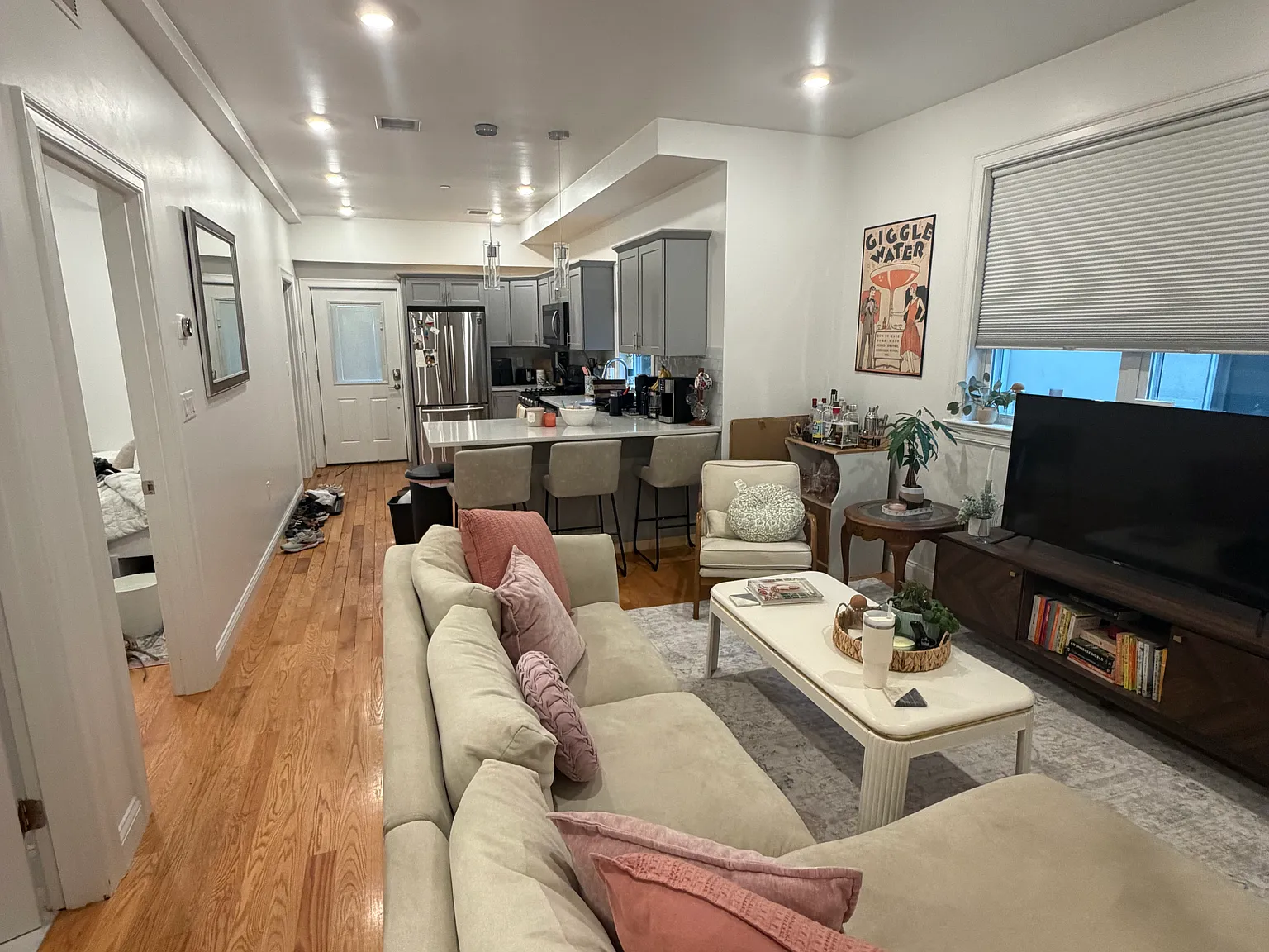 2 bed, $4,000 — Photo 1