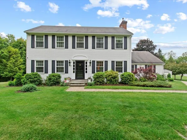 190 Meadowbrook Drive, Bennington, VT 05201