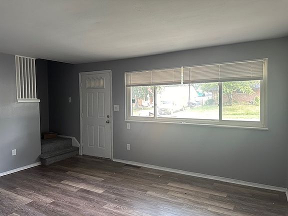 3rd image of 1812 Pickering Dr