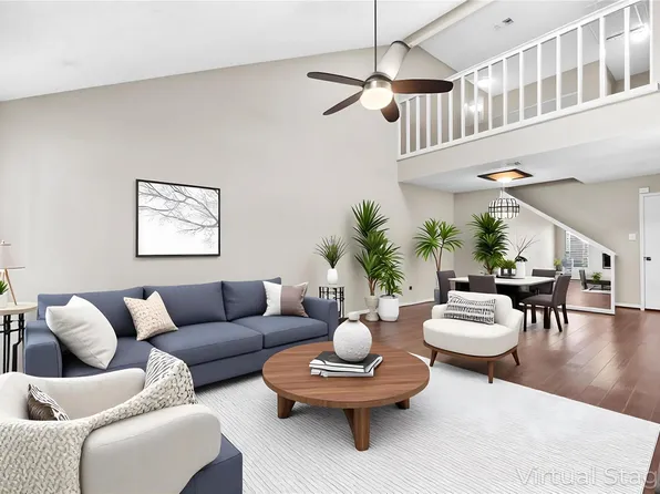 13901 Hollowgreen Dr, Houston, TX 77082