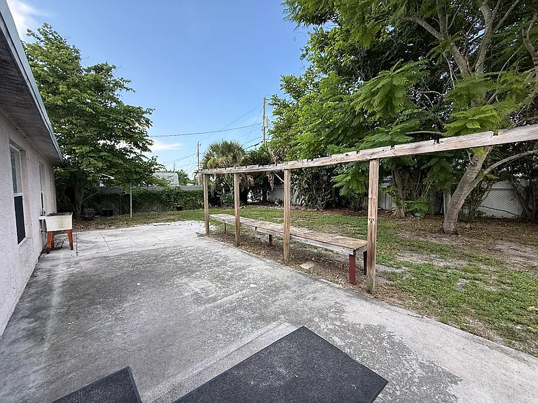 548 SW Undallo Rd — Photo 15