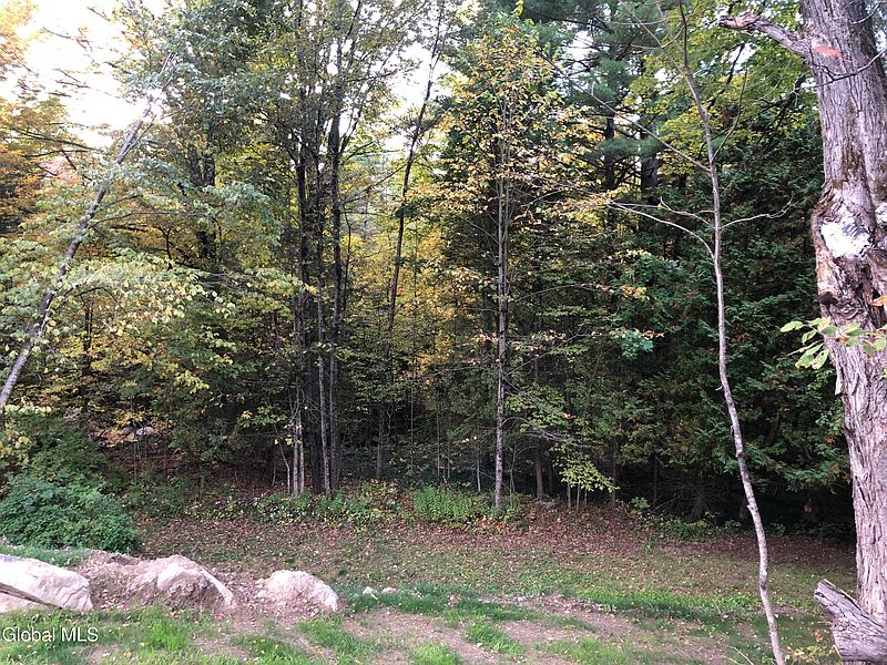 4th image of 68 Lake View Avenue