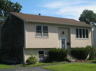 5 Glendale Ave, Warwick, RI 02889