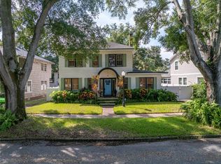 2360 Woodlawn Cir E, Saint Petersburg, FL 33704