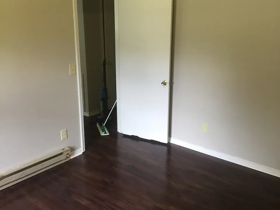 Bedroom Pic 1_06082018