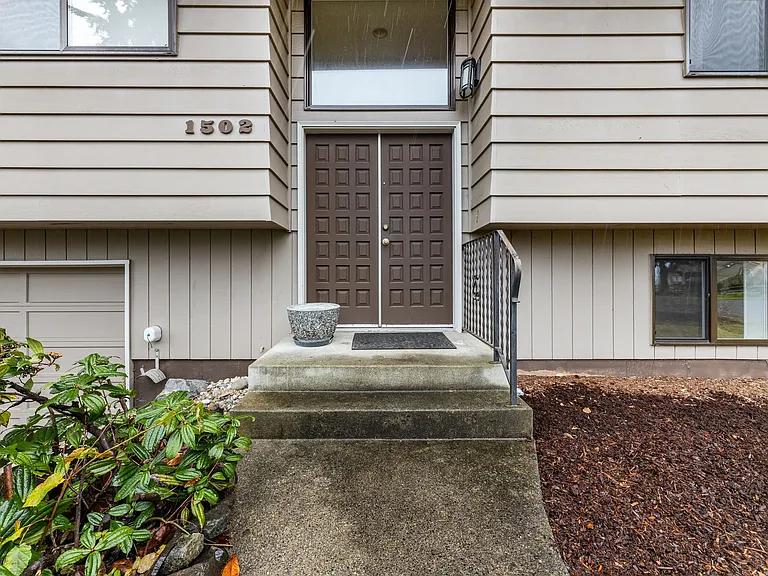 1502 Adams St — Photo 2