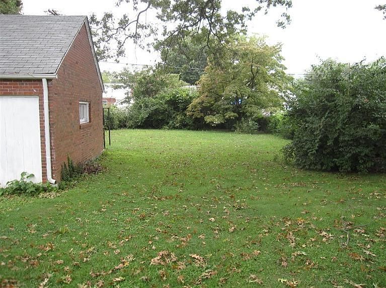 2nd image of 548 Rosemont Gdn