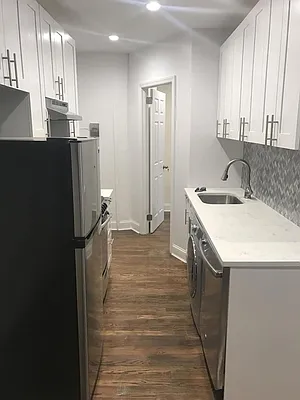 Rented by Salon Realty Corp | media 9