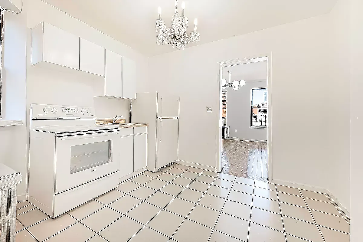 242 Mulberry Street — Photo 4