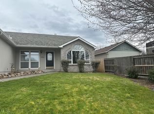 1658 Inverness Dr, Medford, OR 97504