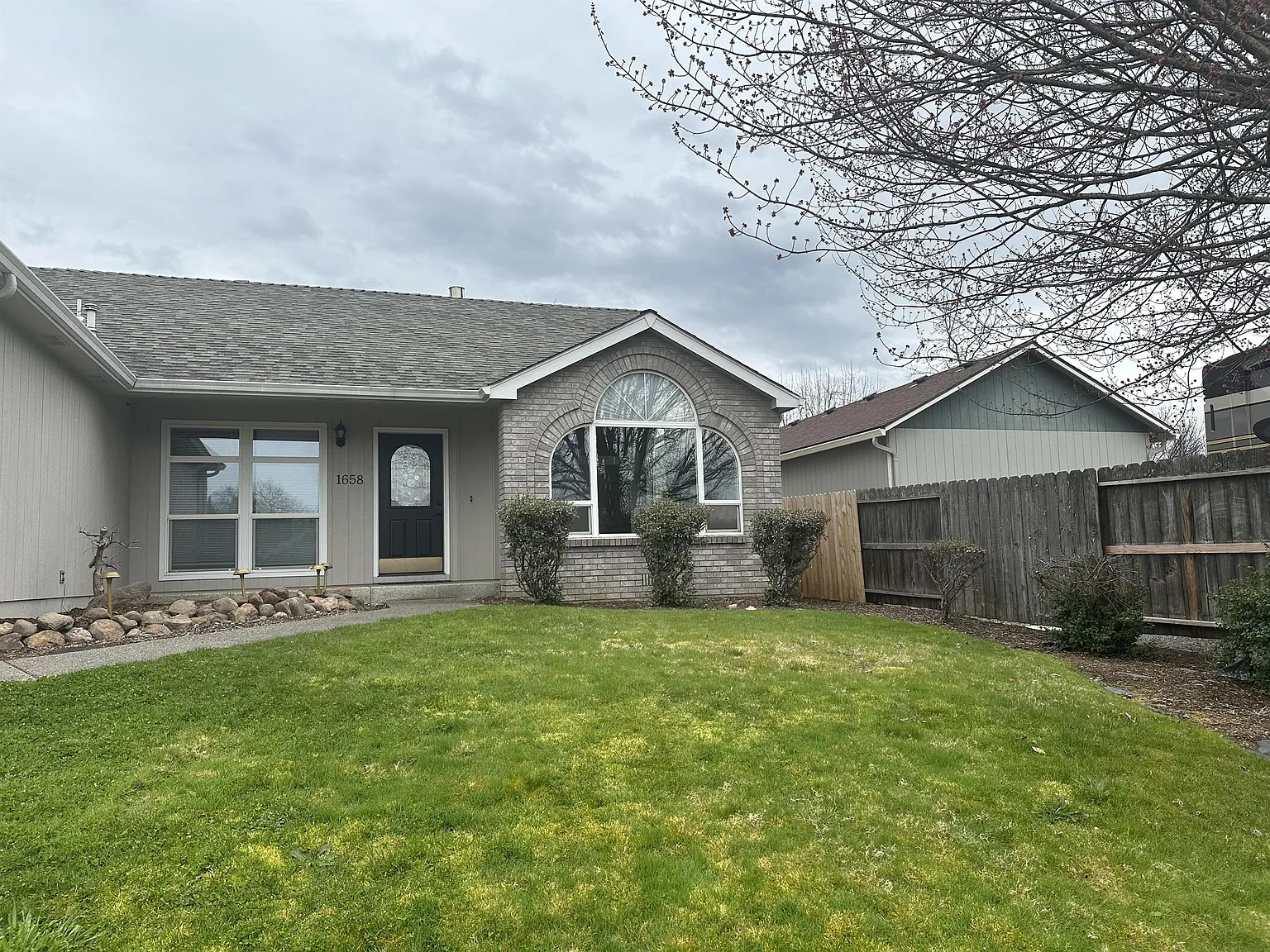1658 Inverness Dr photo 1