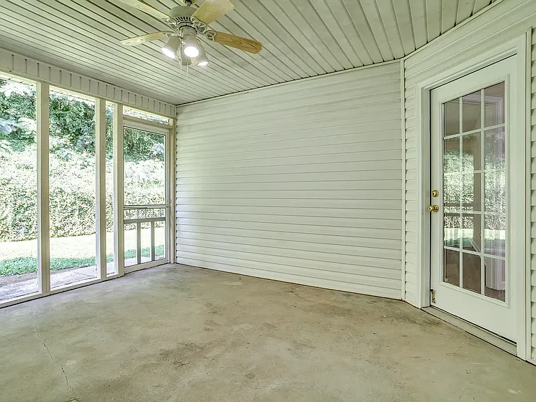 947 Spring Park Rd — Photo 11