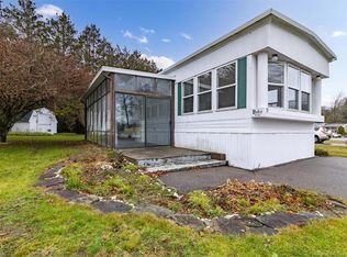 11 Circle Dr, Stonington, CT 06378