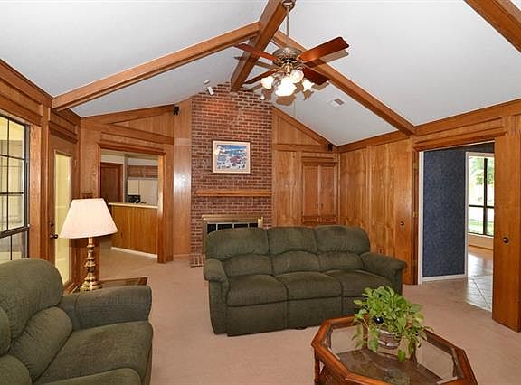 5th image of 2310 Buttercup Dr