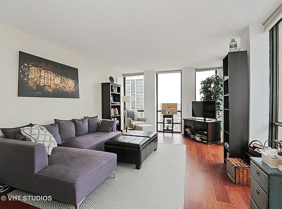 2nd image of 1660 N La Salle St #2612