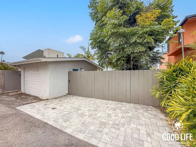 2151 Cambridge Ave — Photo 22
