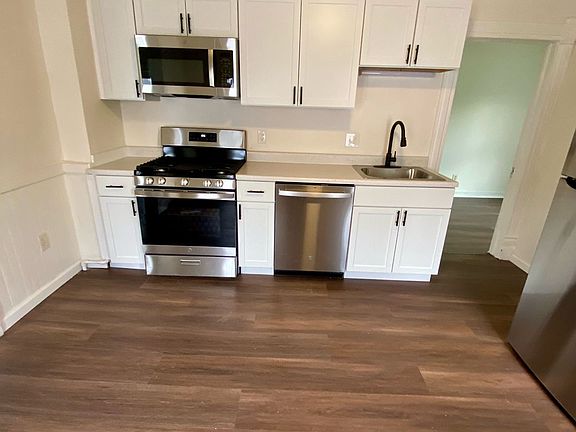 2nd image of 211 Apple St #2