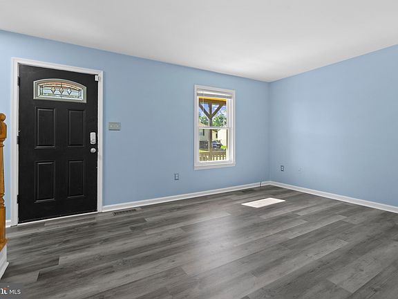 2nd image of 5687 Saffron Ln