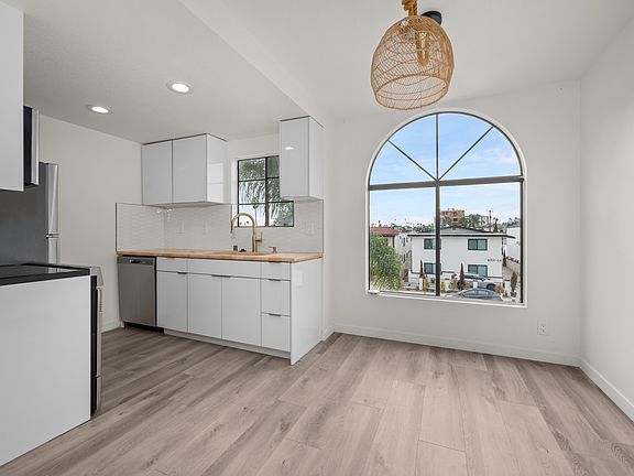 2nd image of 4059 Louisiana St Unit 3