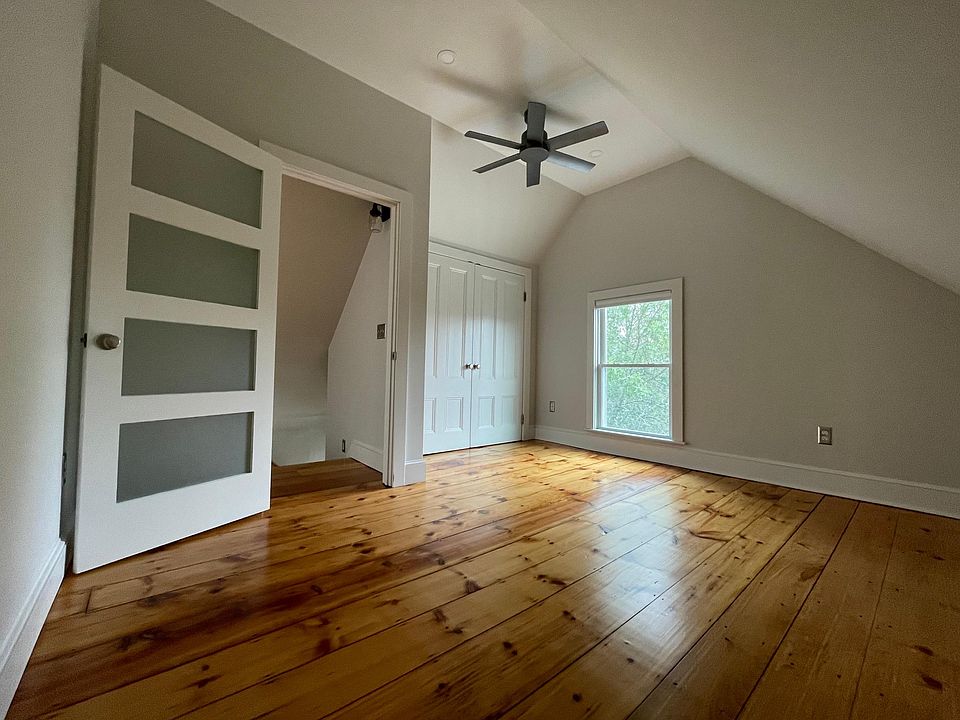 Third floor loft bedroom.