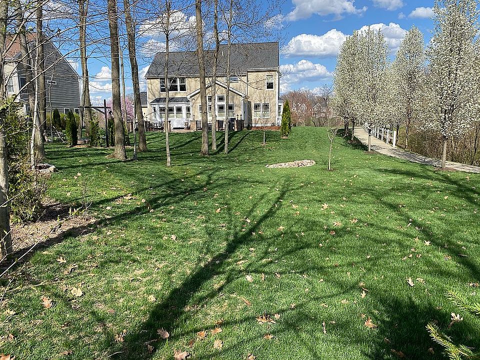 1st image of 249 Strawberry Cir