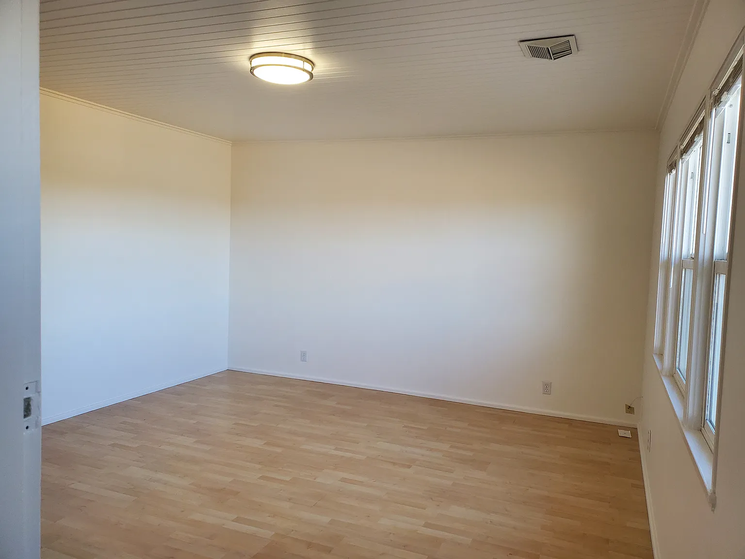 2 bed, 900 sqft, $3,150 — Photo 4
